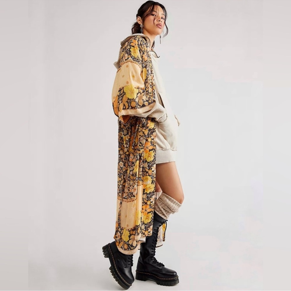 Spell Yellow and Black Kimono